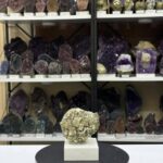 Geometrik Kübik Kristal Pirit Küre - Beyaz Kare Stantlı Lüks Mineralojik Sanat Eseri