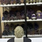 Lüks Masif Pirit Kristal Küre - Modern Sanat Galeri Estetiğinde Özel Kaideli Başyapıt