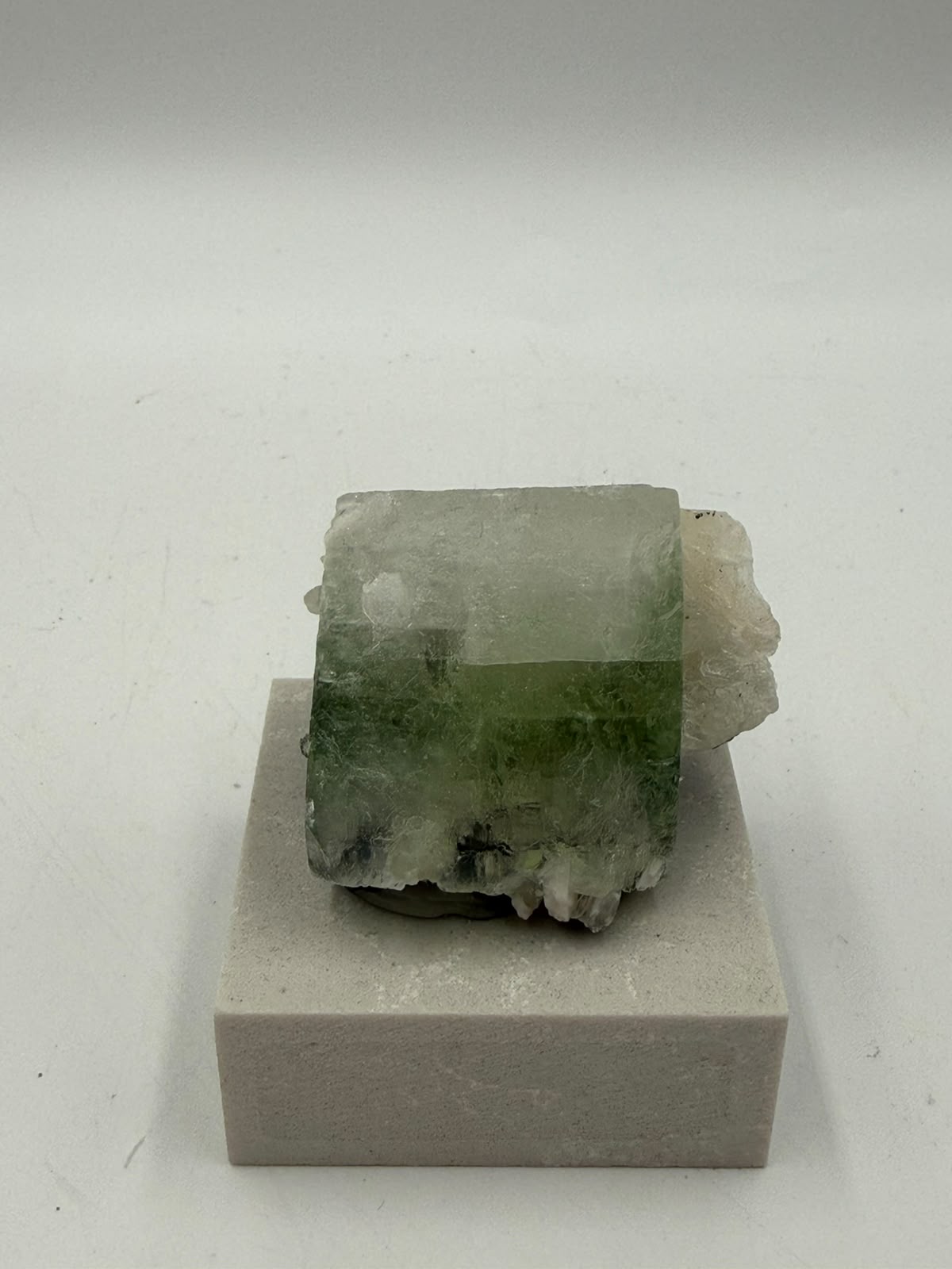 urun-11.jpg Yeşil Apofilit Kristal 5x3 cm - 100 gr (1) - Görsel 1