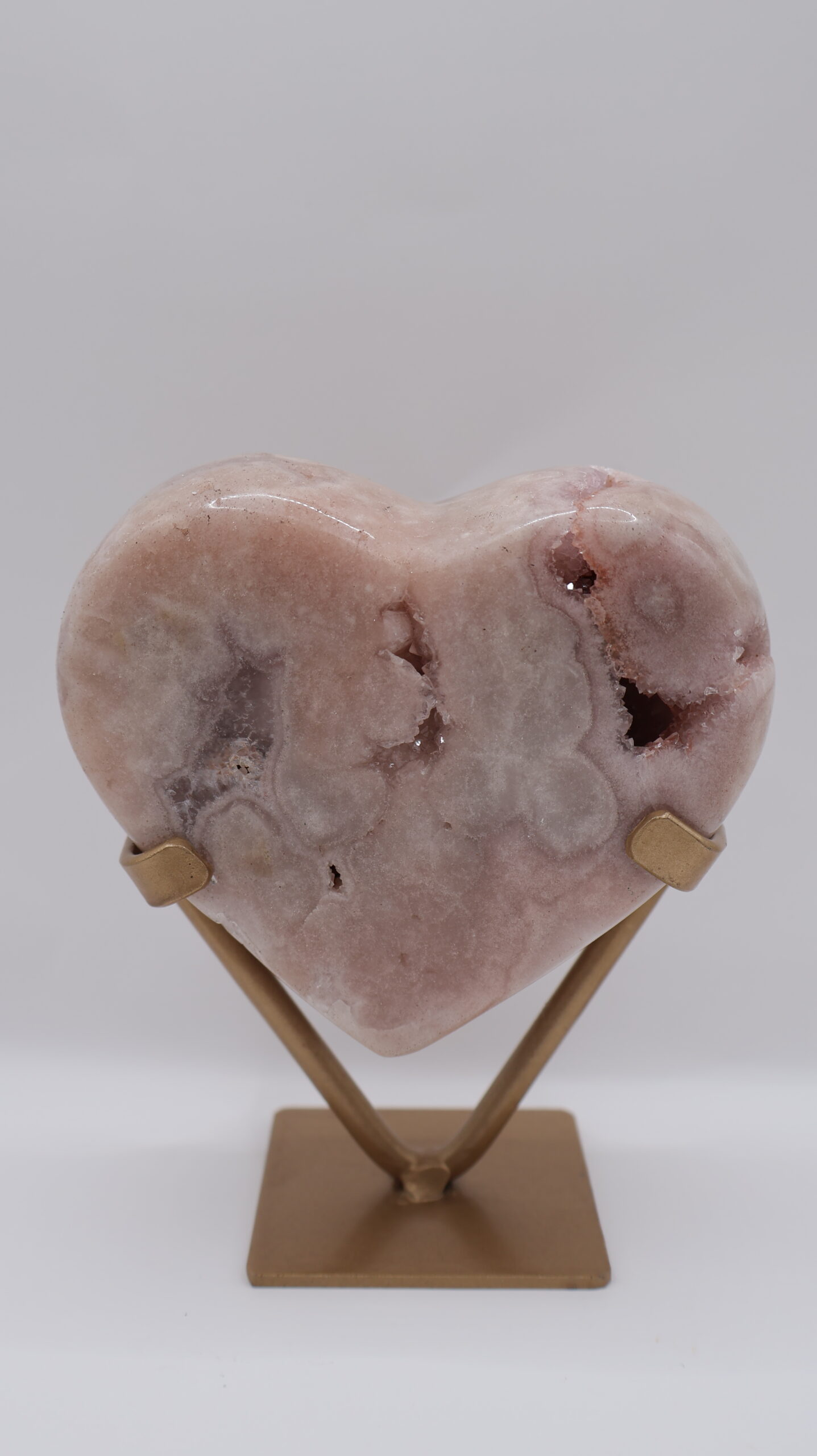 pembe_kalsedon_6 Kalp Formlu Pembe Druzy Ametist – Gold Renk Metal Standlı Dekoratif Doğal Taş - Görsel 1
