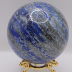 Küre Formlu Lapis Lazuli Kütle - Gold Standlı Dekoratif Doğal Taş